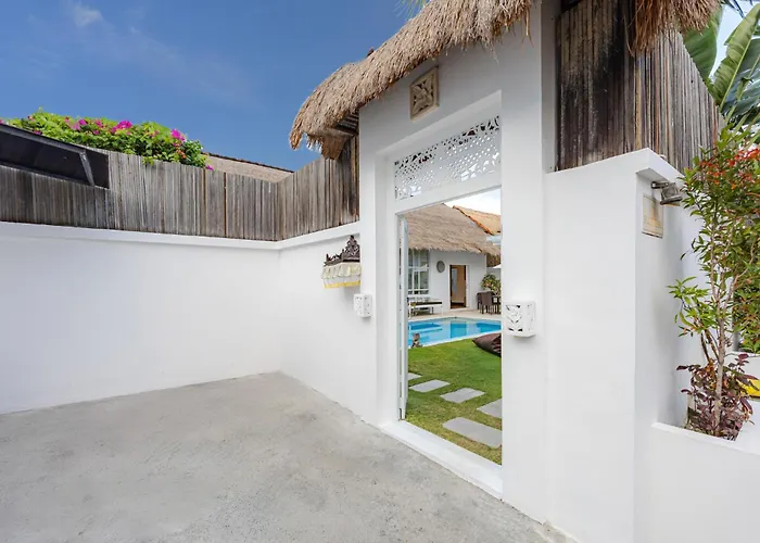 Villa Blue Pearl By Optimum Bali, 10 Mn Walk Oberoi Street Seminyak